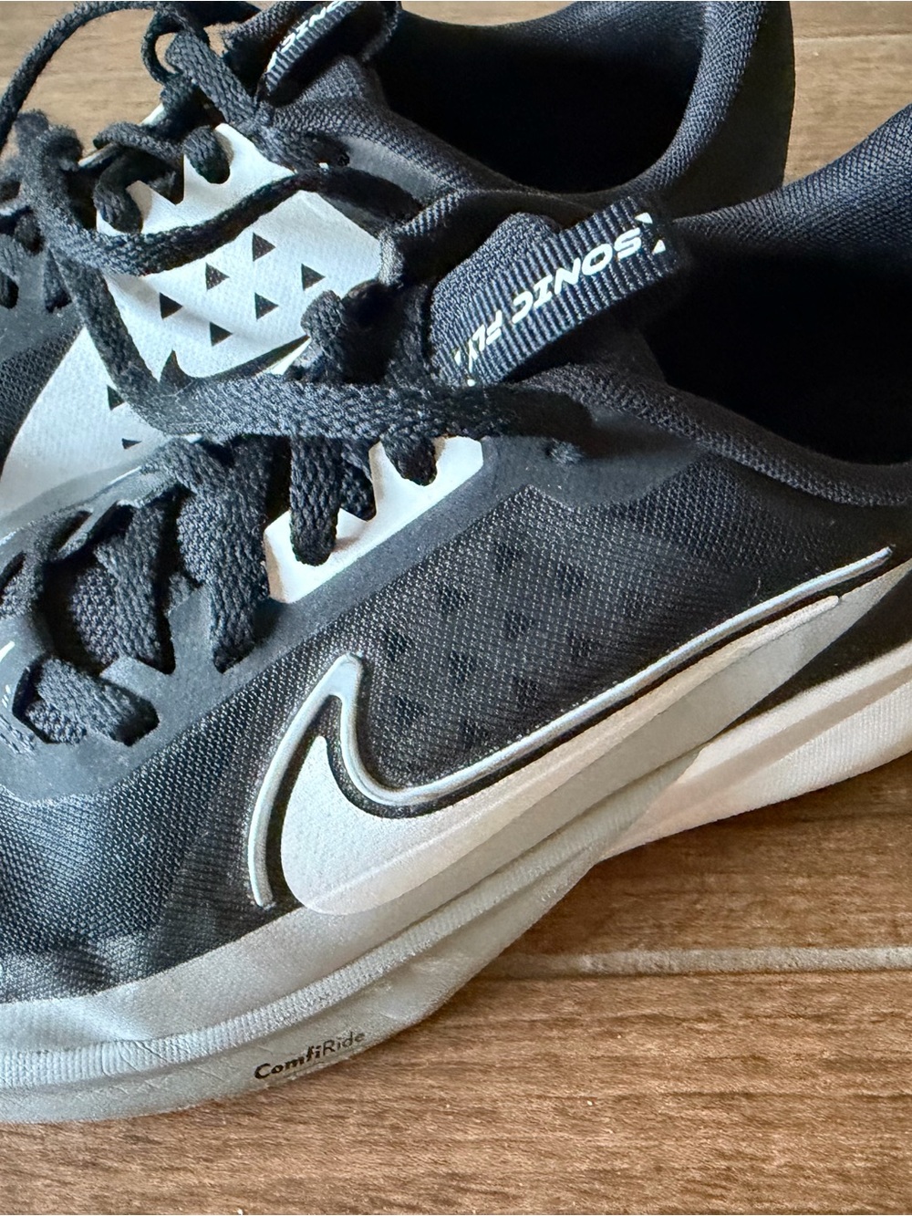 Nike Kids Black and White Sneakers Sz 4Y